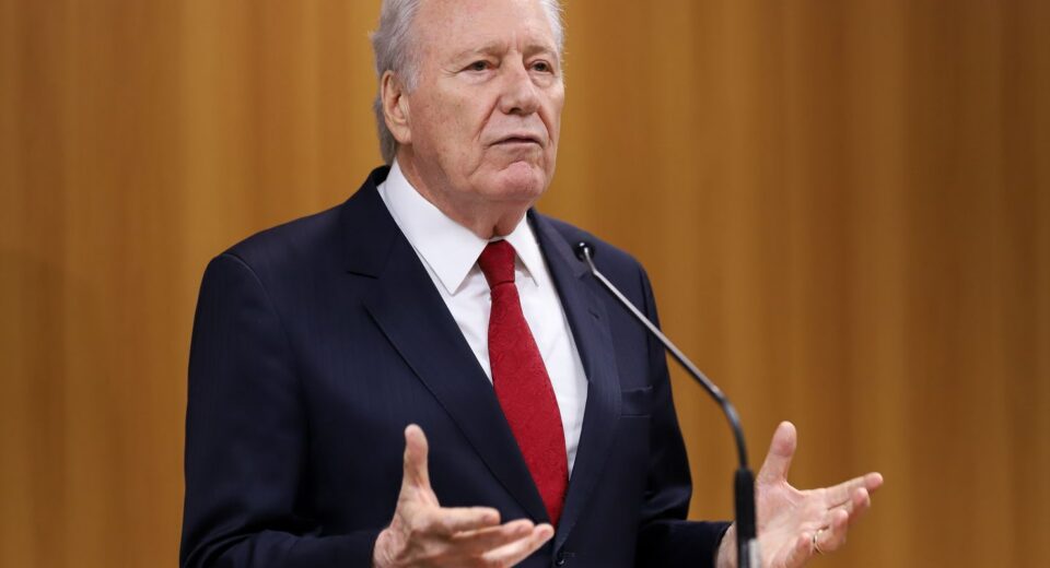 Sem dinheiro, mãos estão amarradas para combate ao crime, diz ministro