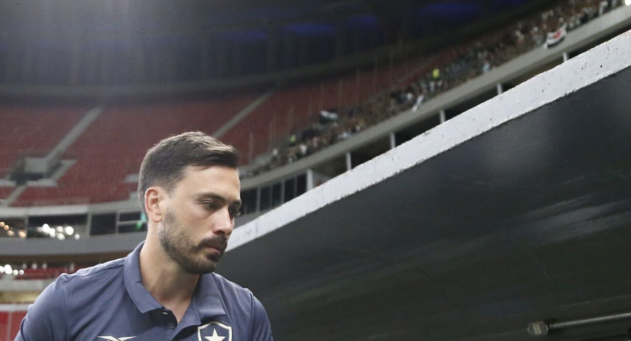 Botafogo anuncia saída do técnico italiano Davide Ancelotti