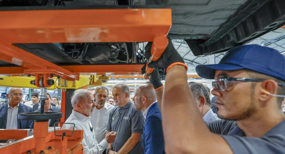 Lula: queda da pobreza está ligada à menor inflação e maiores salários