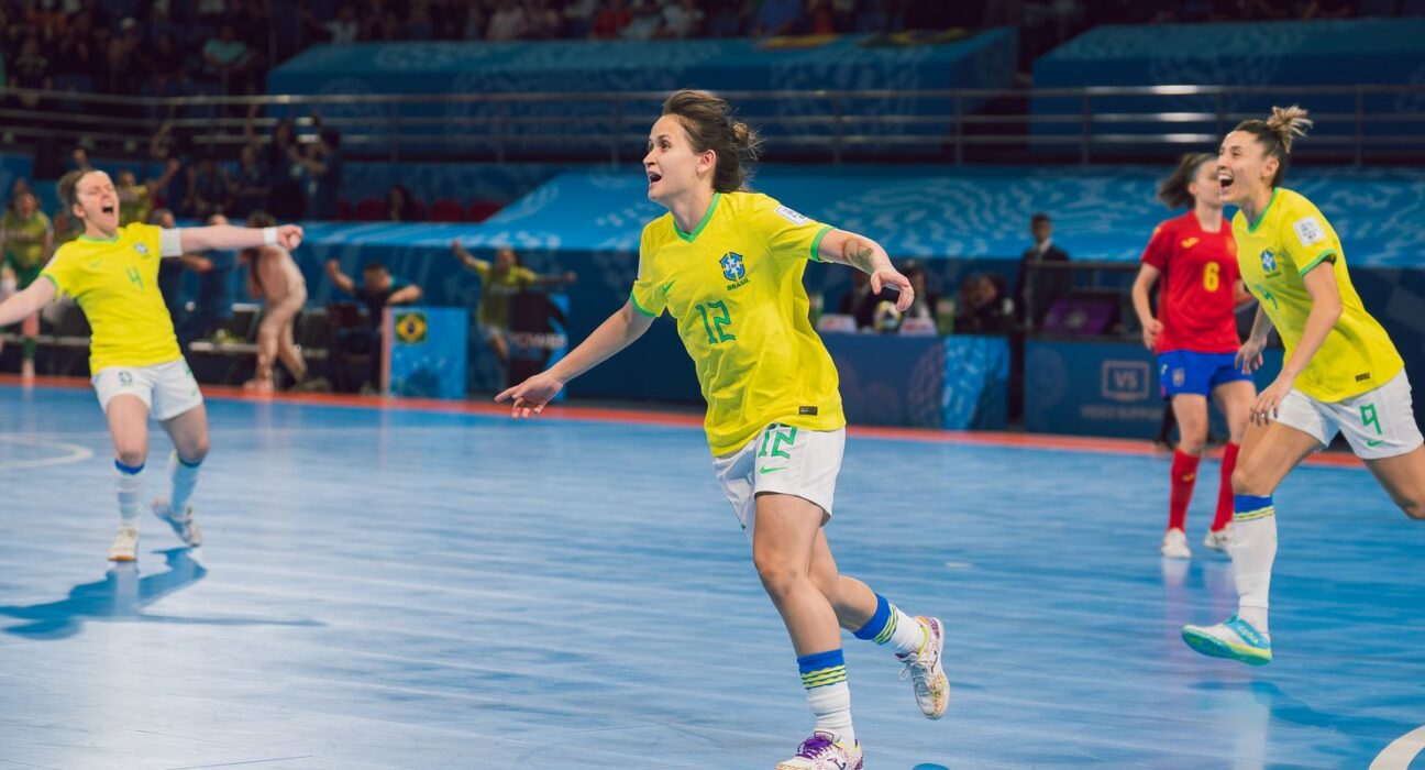 Copa do Mundo de futsal: Brasil supera Espanha e se garante na final