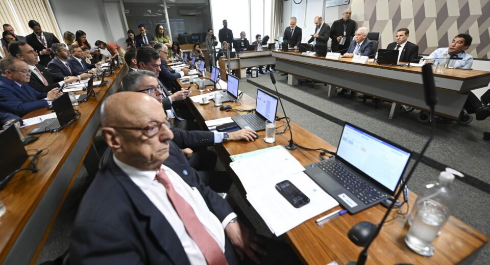 PL da Dosimetria: CCJ reduz para quatro horas prazo de pedido de vista