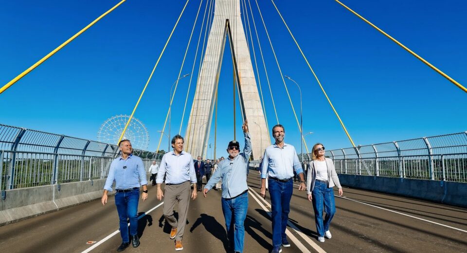 Lula inaugura ponte em Foz do Iguaçu e critica quem constrói “muros”