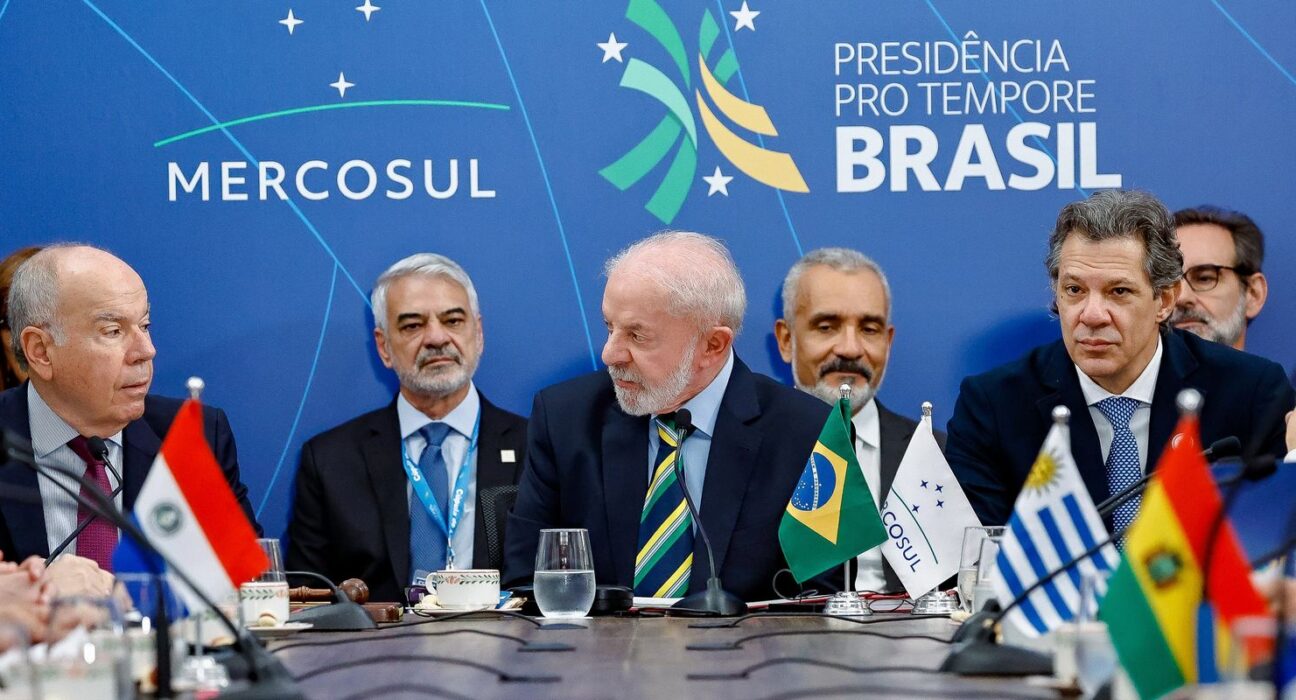 Intervenção na Venezuela seria catástrofe humanitária, diz Lula