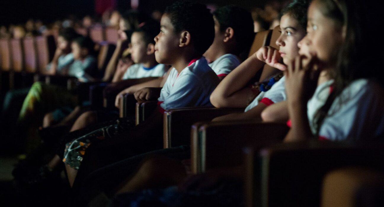 Governo torna obrigatória exibição de filmes brasileiros nos cinemas