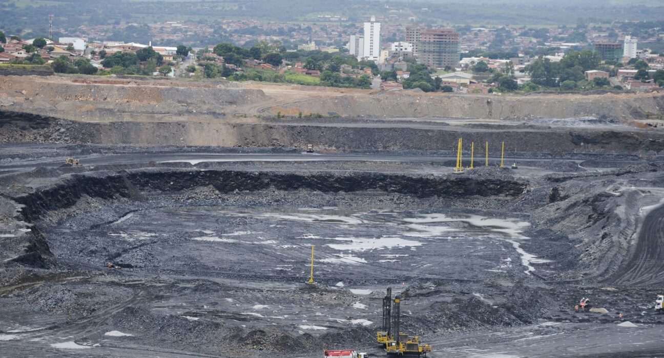Estudo aponta irregularidade em 37% dos processos de mineração no país