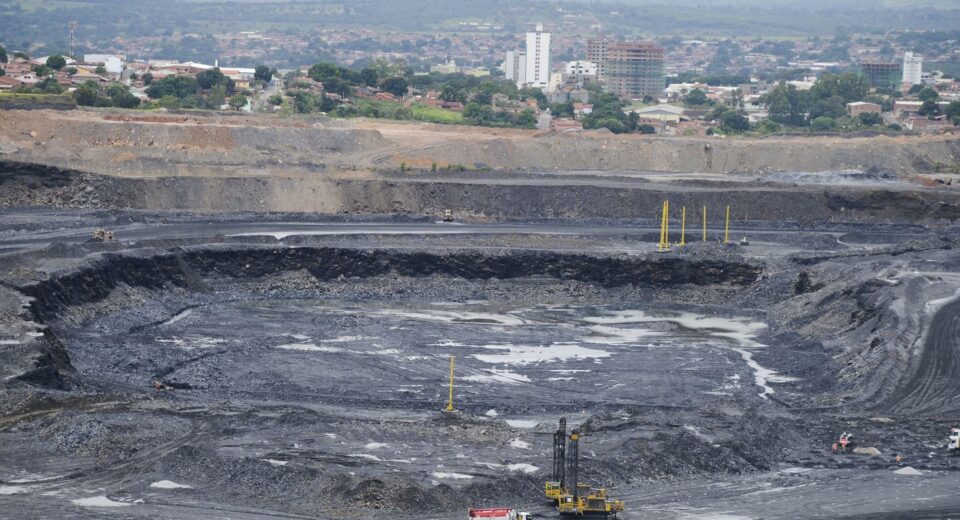 Estudo aponta irregularidade em 37% dos processos de mineração no país