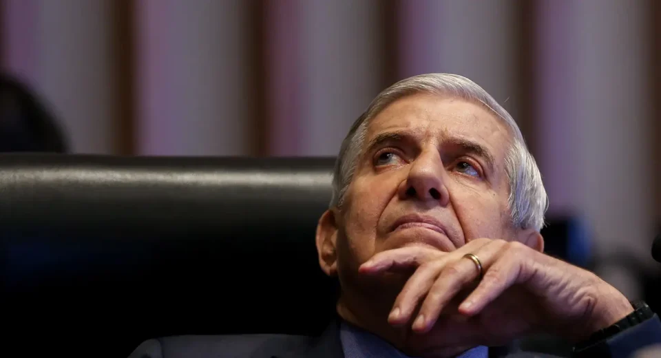 Moraes concede prisão domiciliar humanitária a Augusto Heleno