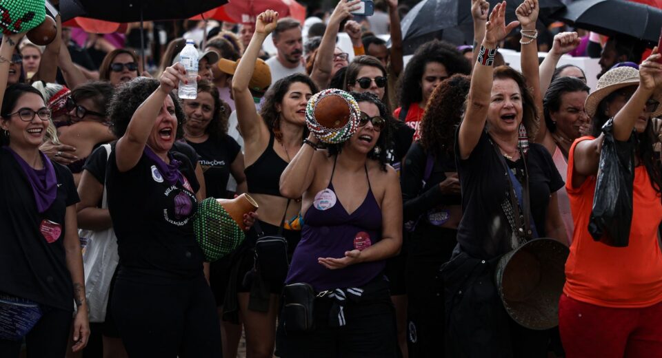 Em Brasília, mulheres denunciam feminicídios e a omissão do Estado