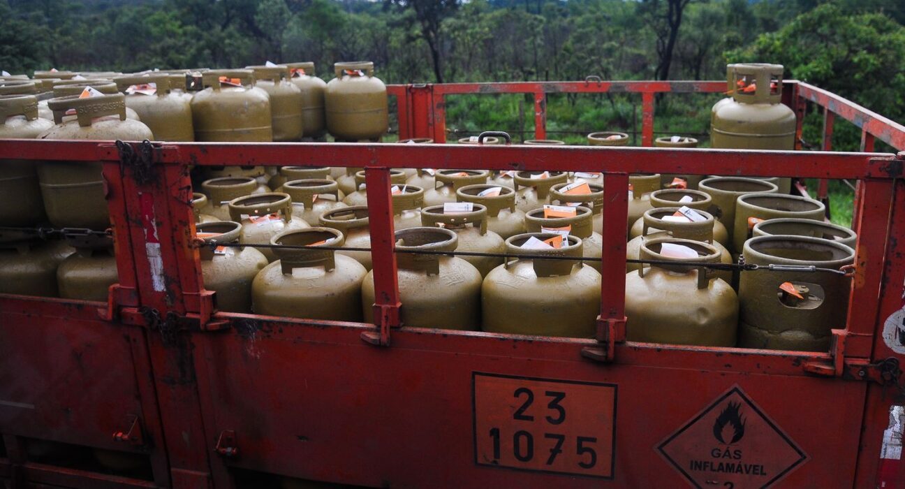 Beneficiários com NIS final 6 recebem Auxílio Gás nesta quarta