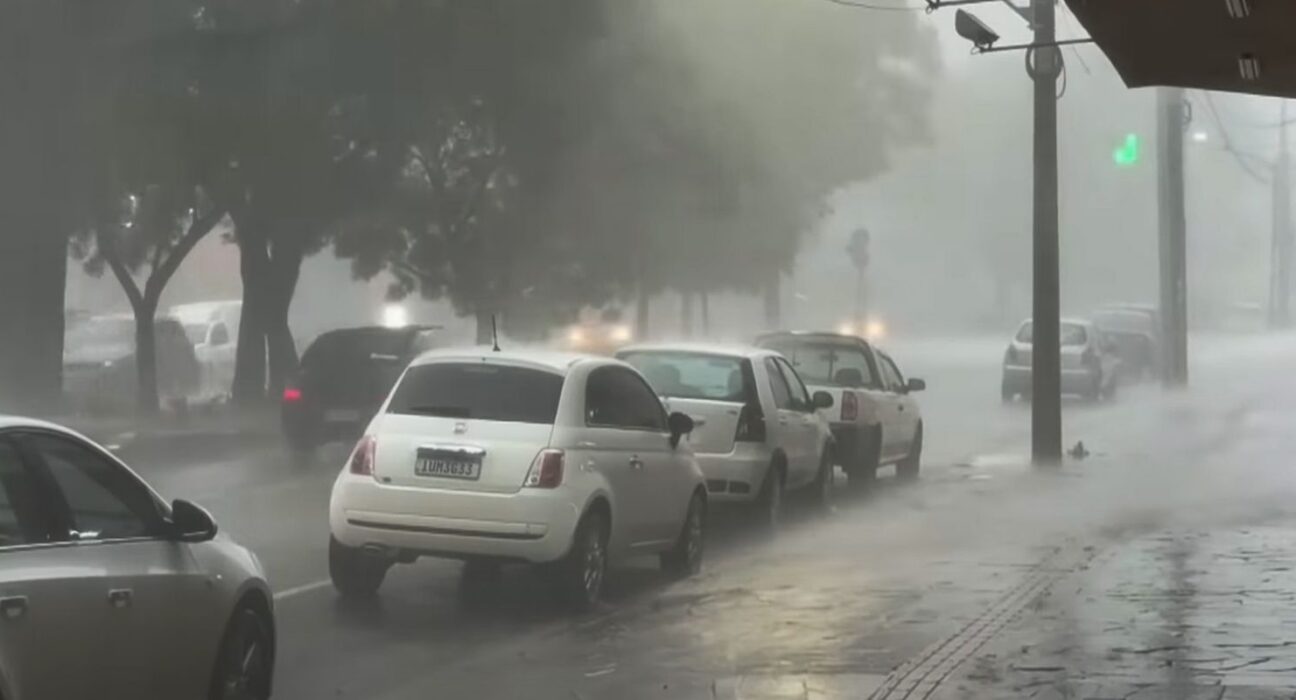 Inmet emite alerta vermelho para RS com chegada de ciclone