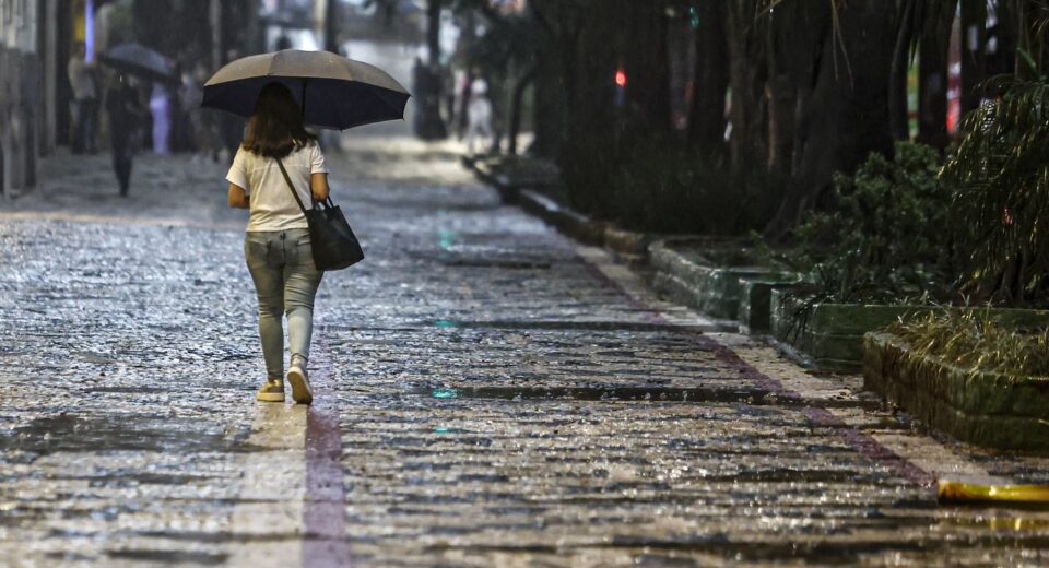 Saiba em que regiões do Brasil deve chover acima da média no verão