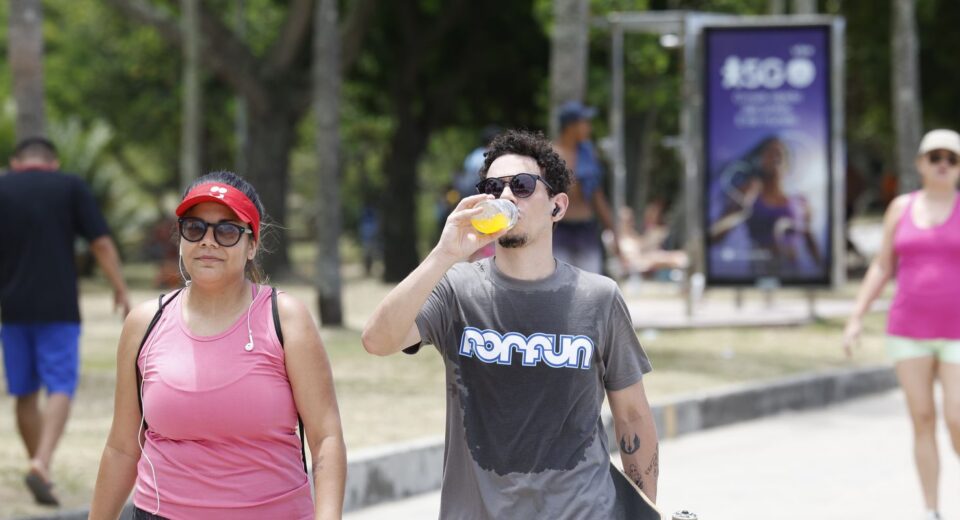 Natal tem sol forte e calor de até 40°C no Rio de Janeiro