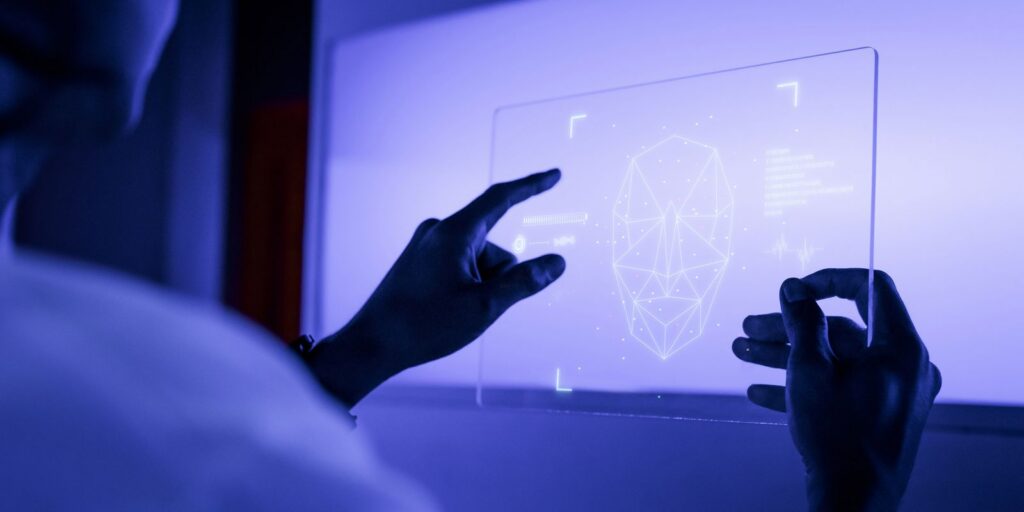 Conecta PretaLab apresenta ferramentas de IA a mulheres negras em SP