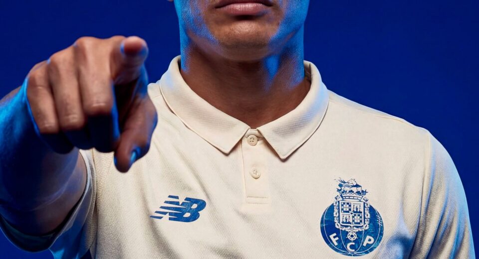 Porto anuncia contratação do zagueiro brasileiro Thiago Silva