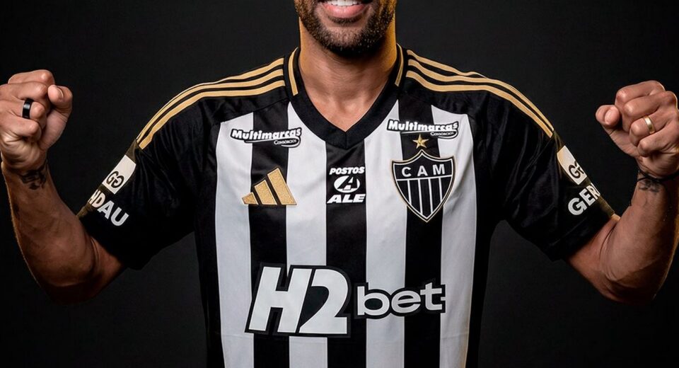 Atlético-MG anuncia o lateral-esquerdo Renan Lodi