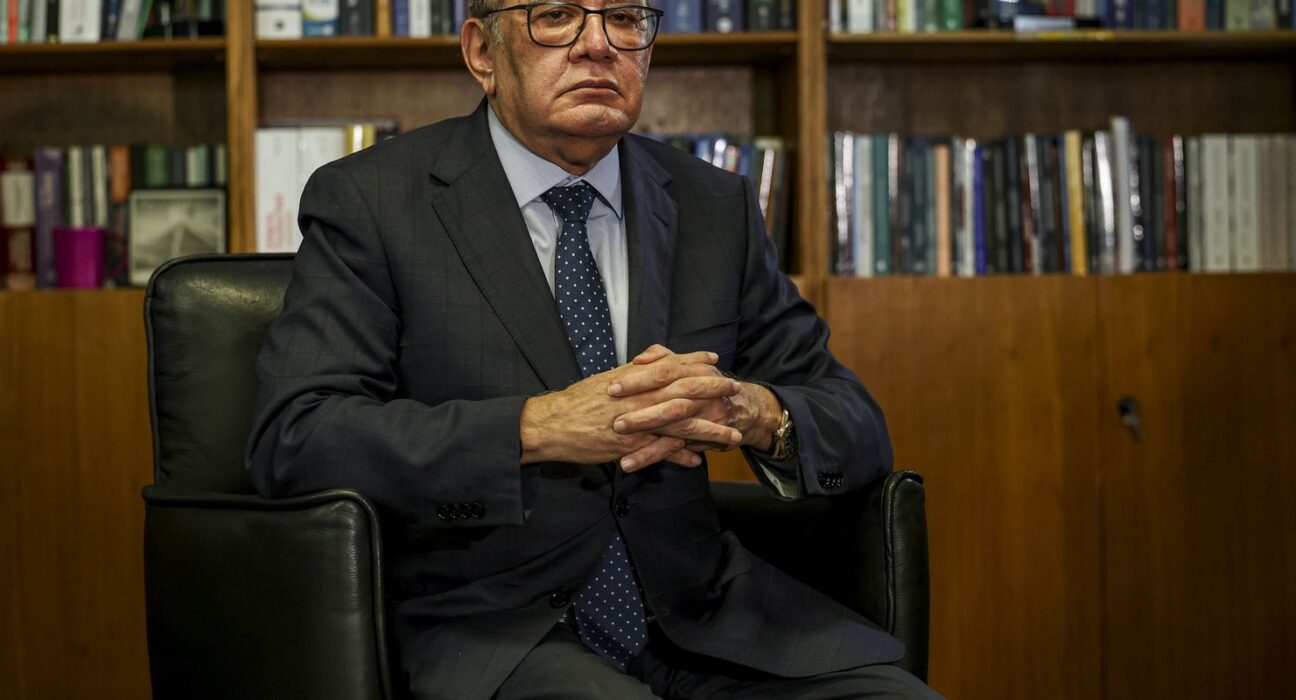 Mendes diz não ser contra código de conduta, mas defende debate no STF