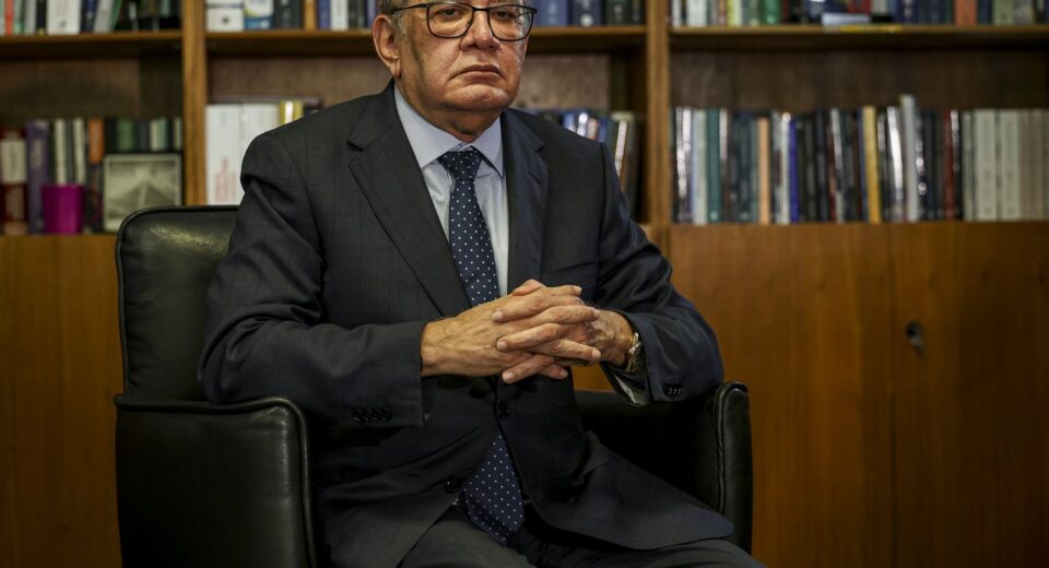 Mendes diz não ser contra código de conduta, mas defende debate no STF