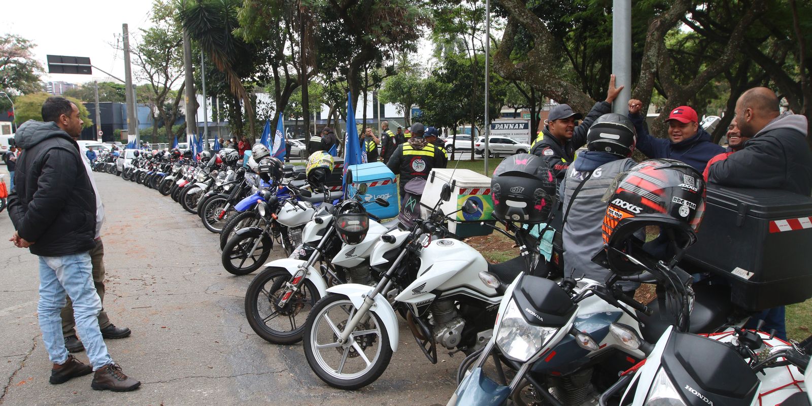 Governo cria grupo para debater direitos de entregadores por app