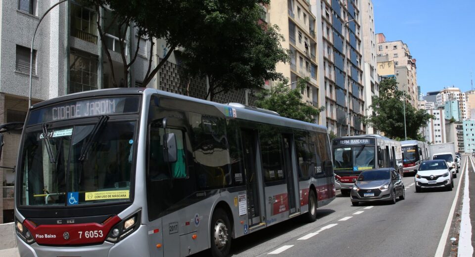 Livro debate tarifa zero e mobilidade urbana como qualidade de vida