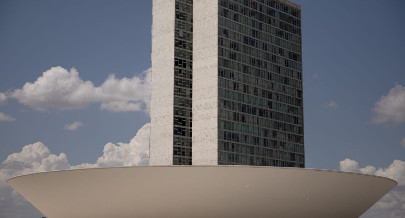 Deputados se opõem à aprovação do PL da Dosimetria na Câmara