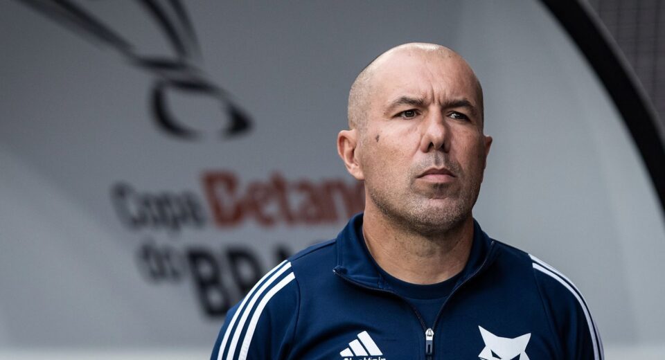 Cruzeiro anuncia saída de Leonardo Jardim após revés na Copa do Brasil