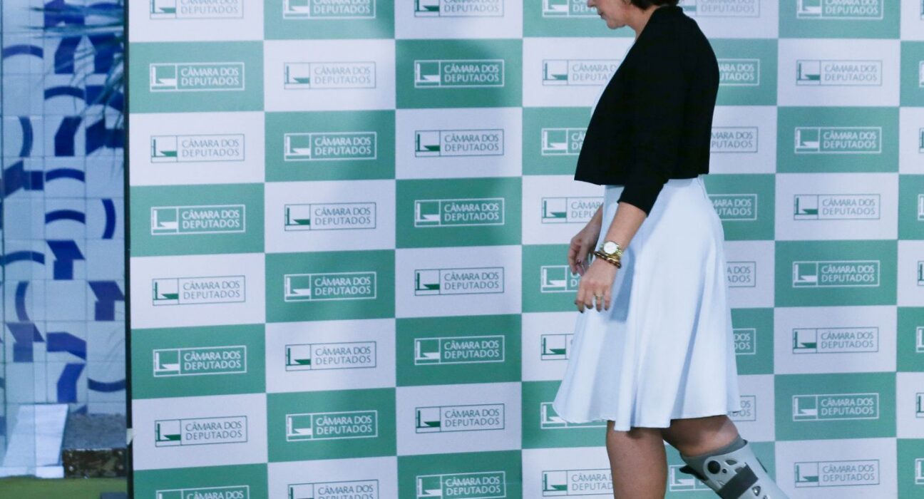 Câmara rejeita cassação da deputada Carla Zambelli