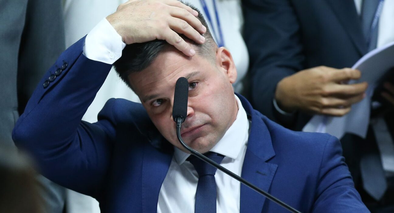 Tornozeleira de Silvinei ficou sem sinal na madrugada de Natal, diz PF