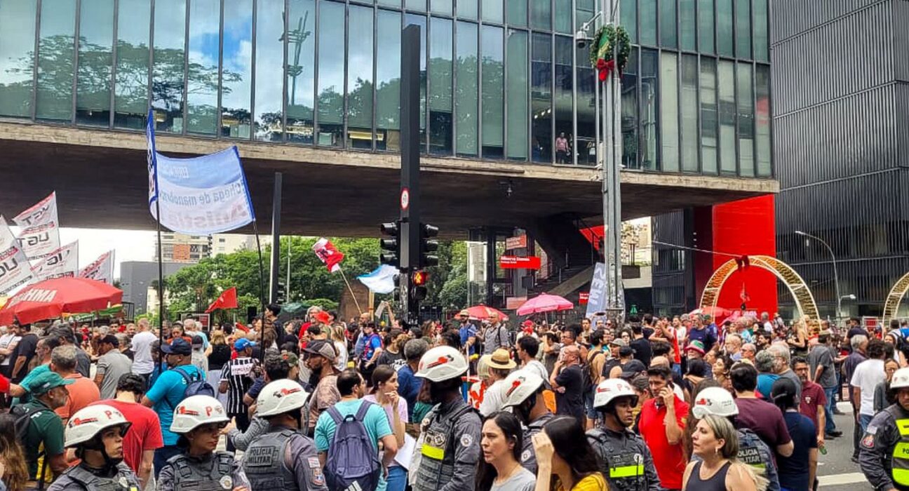Em várias capitais, manifestantes vão às ruas contra PL da Dosimetria