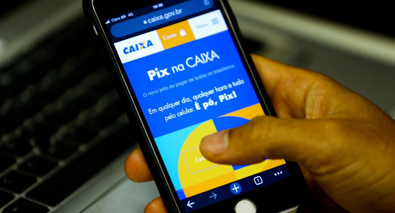Pix bate recorde e supera 313 milhões de transações em um dia