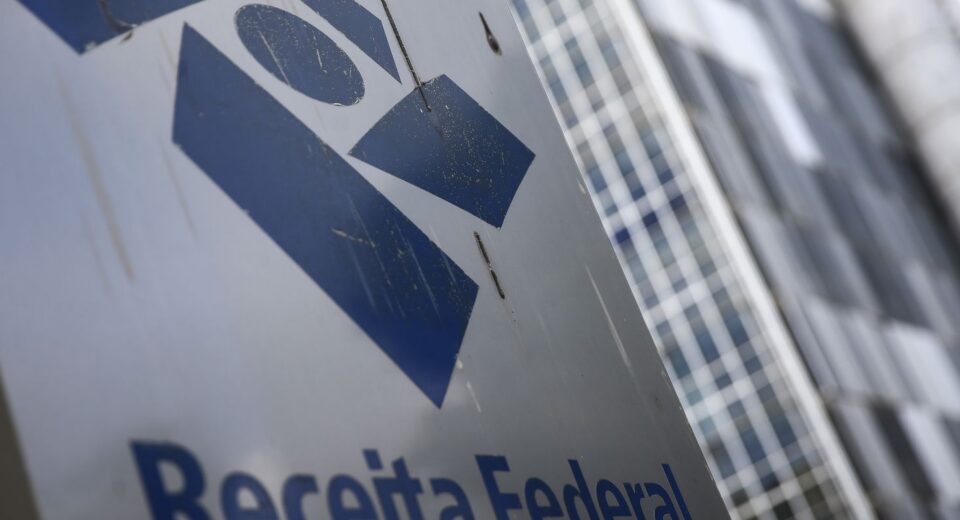 Receita alerta para falsas cobranças com nome e CPF do contribuinte