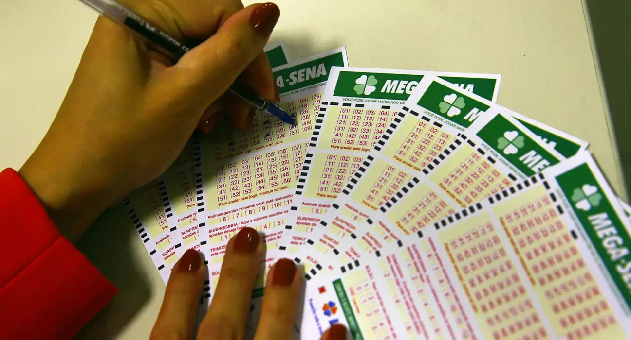 Prêmio de R$ 44 milhões da Mega-Sena será sorteado neste sábado