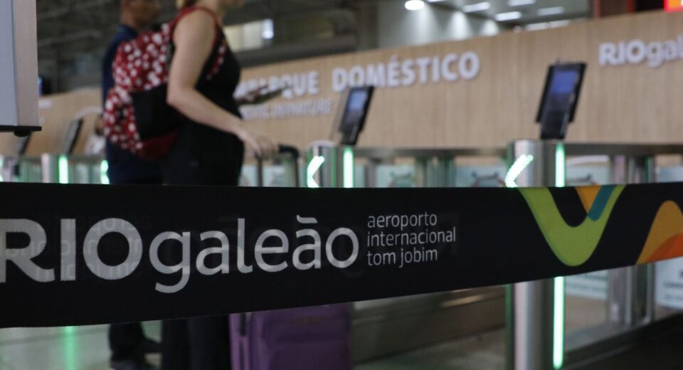 Ventania que atingiu SP provocou cancelamento de voos no Rio