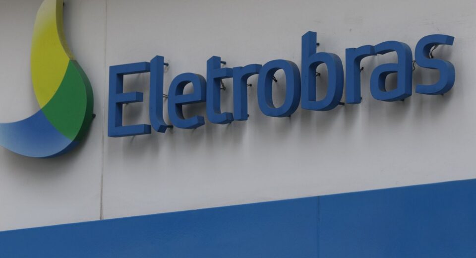 Lula veta PL sobre realocação de trabalhadores da Eletrobras