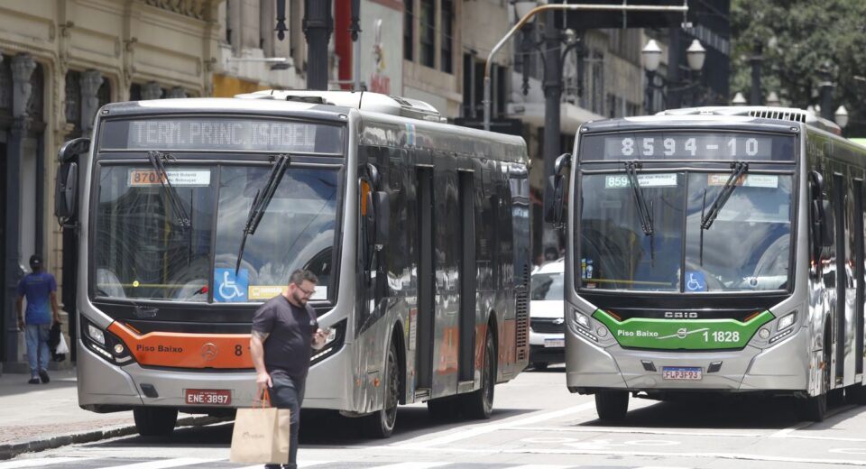 Após paralisação, ônibus circulam normalmente em SP nesta quarta (10)
