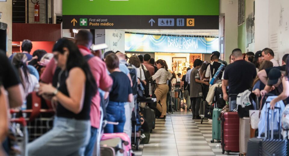 Ventos fortes afetam pelo menos 110 voos em Congonhas nesta quinta