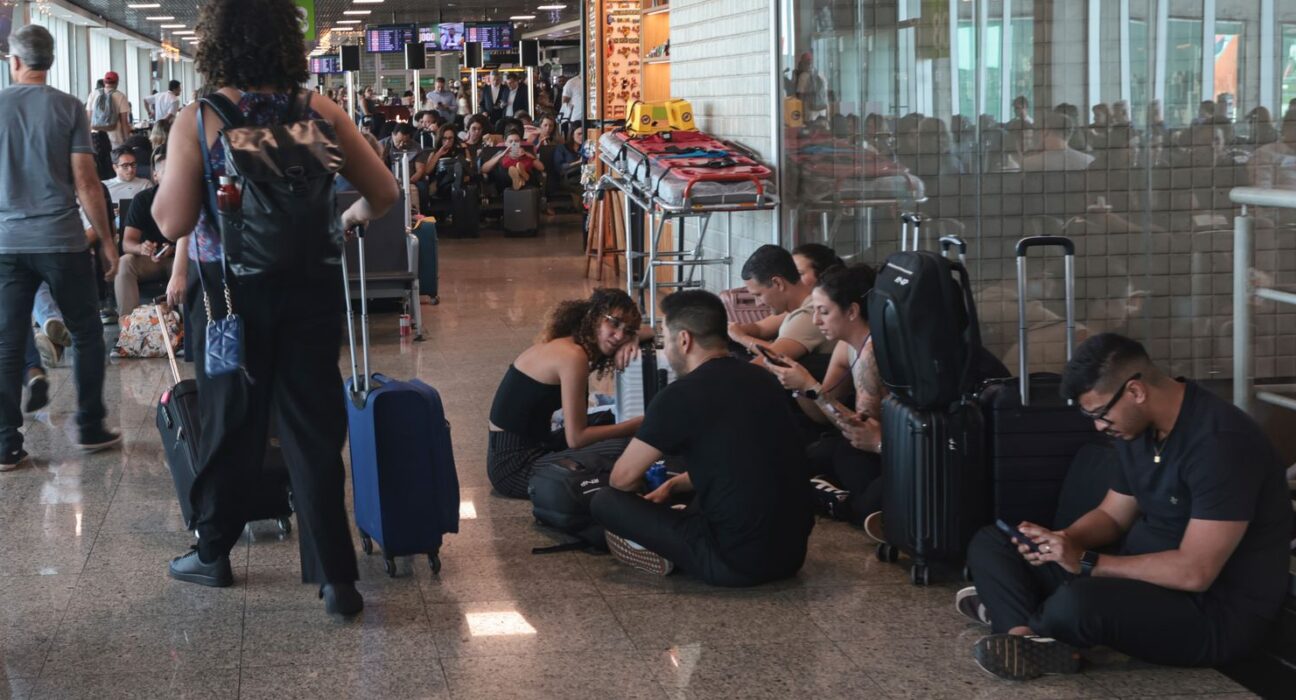 Passageiros de Congonhas relatam cansaço e falta de suporte de aéreas