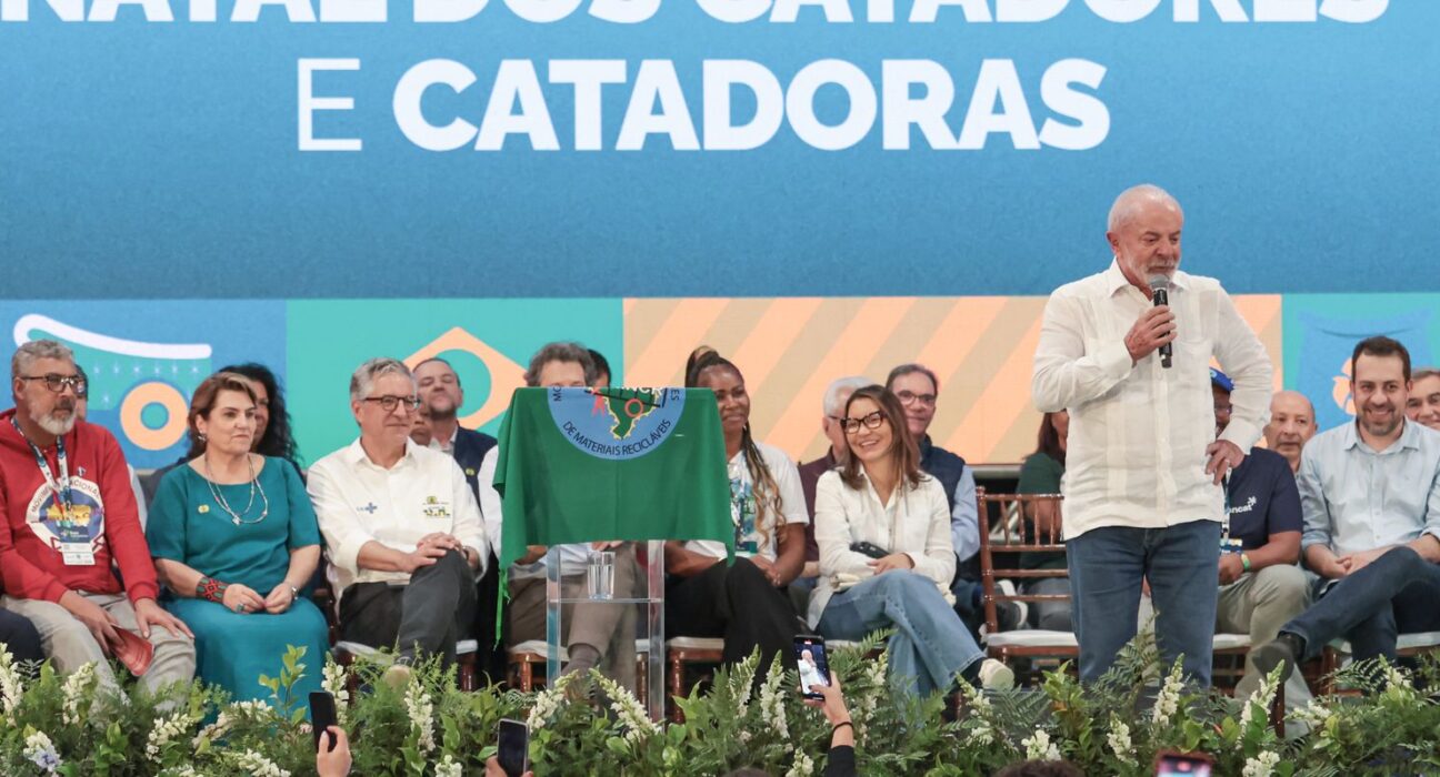Lula defende que catadores tenham mais acesso à serviços públicos