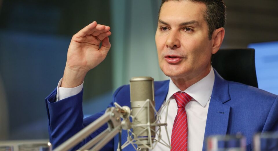 Governo federal vai investir R$ 4 bilhões em trens no Recife