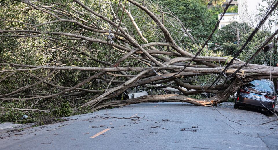 Mais de 1,3 milhão de imóveis continuam sem energia elétrica em SP