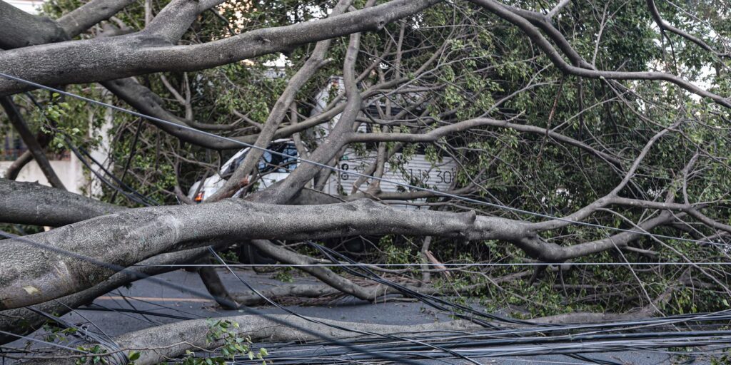 Volta a chover em São Paulo e número de pessoas sem luz aumenta