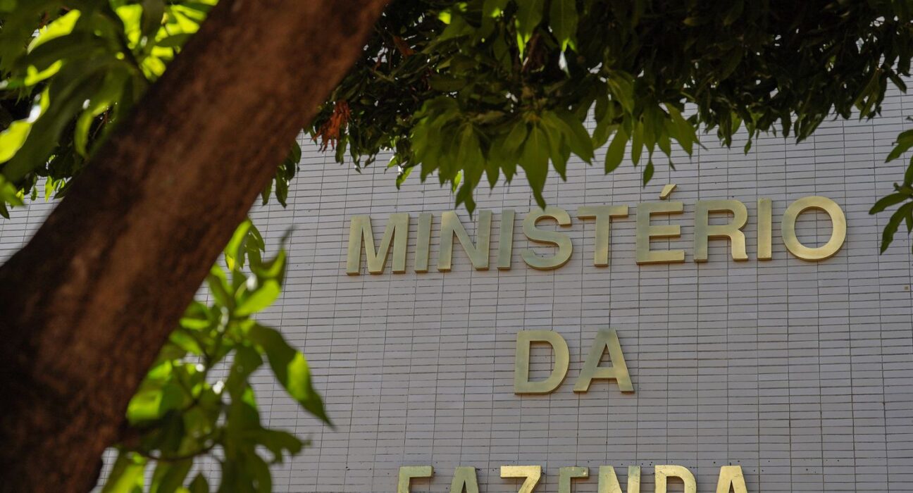 Estatais federais em dificuldade poderão pedir aportes da União