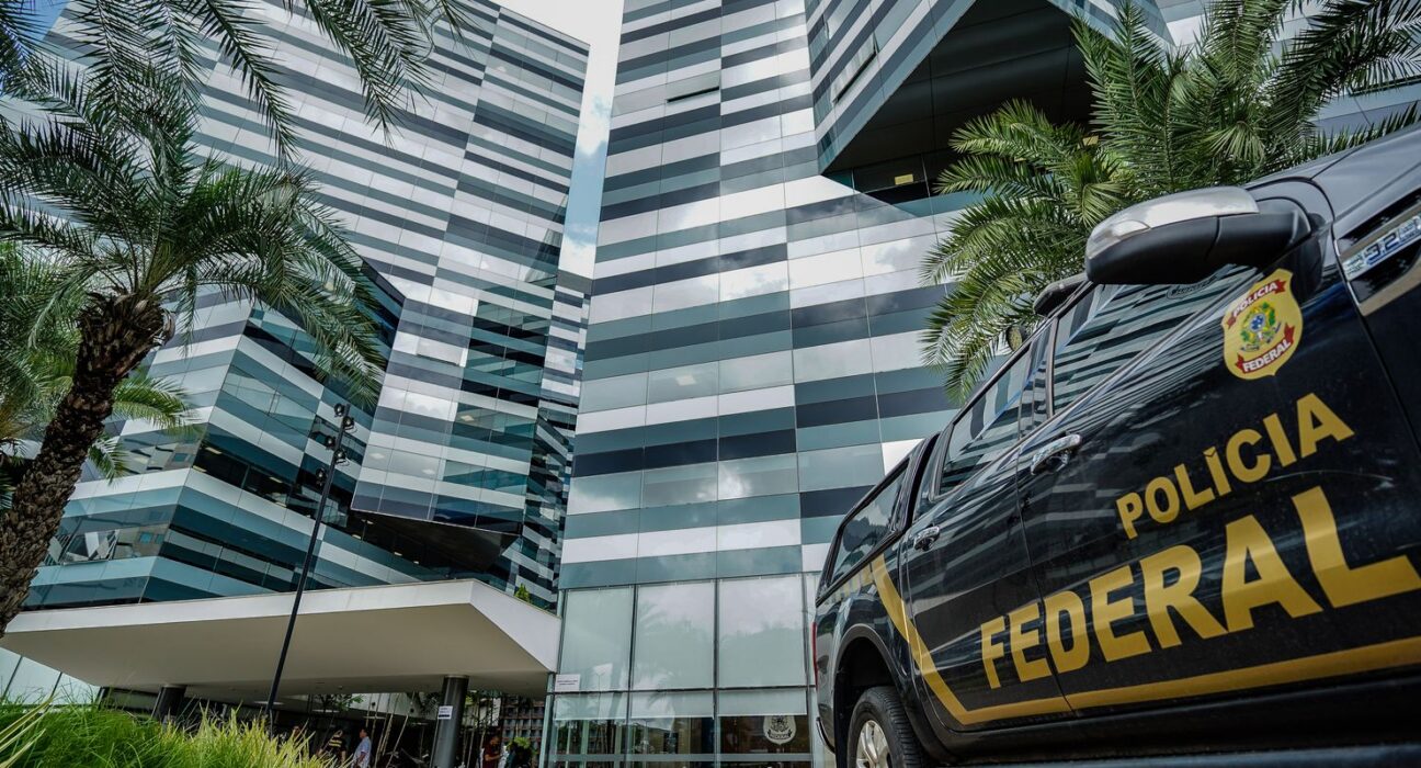 Anderson Torres e Ramagem são demitidos da PF após condenação