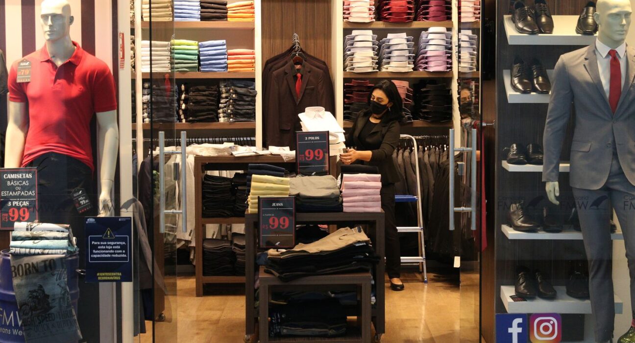 Entenda os direitos do consumidor para trocas de presentes de Natal