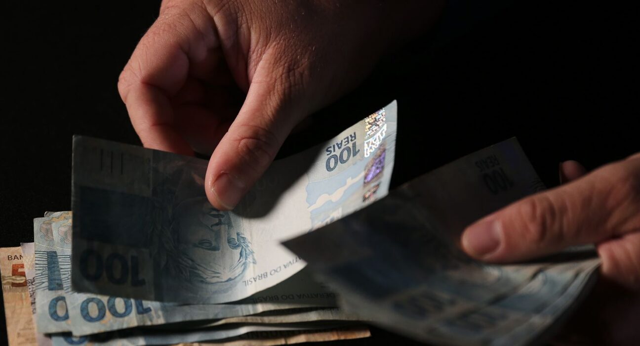 Mercado reduz previsão da inflação para 4,43% este ano