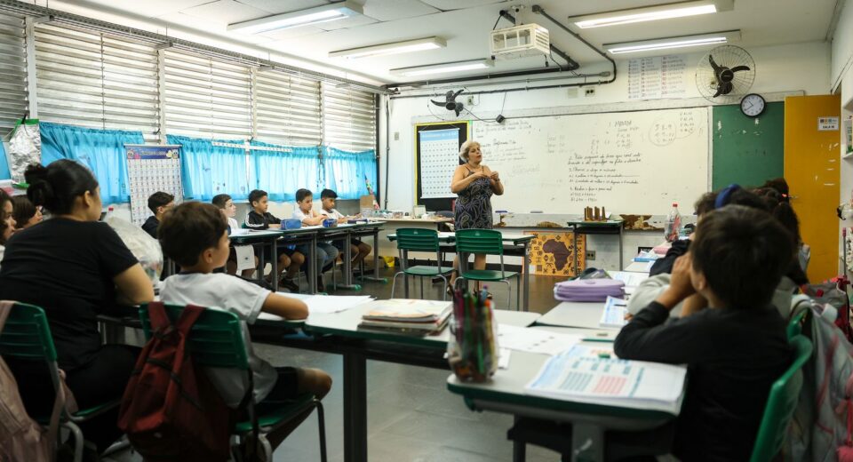 Mudanças no IR beneficiarão 73,5% dos professores da educação básica