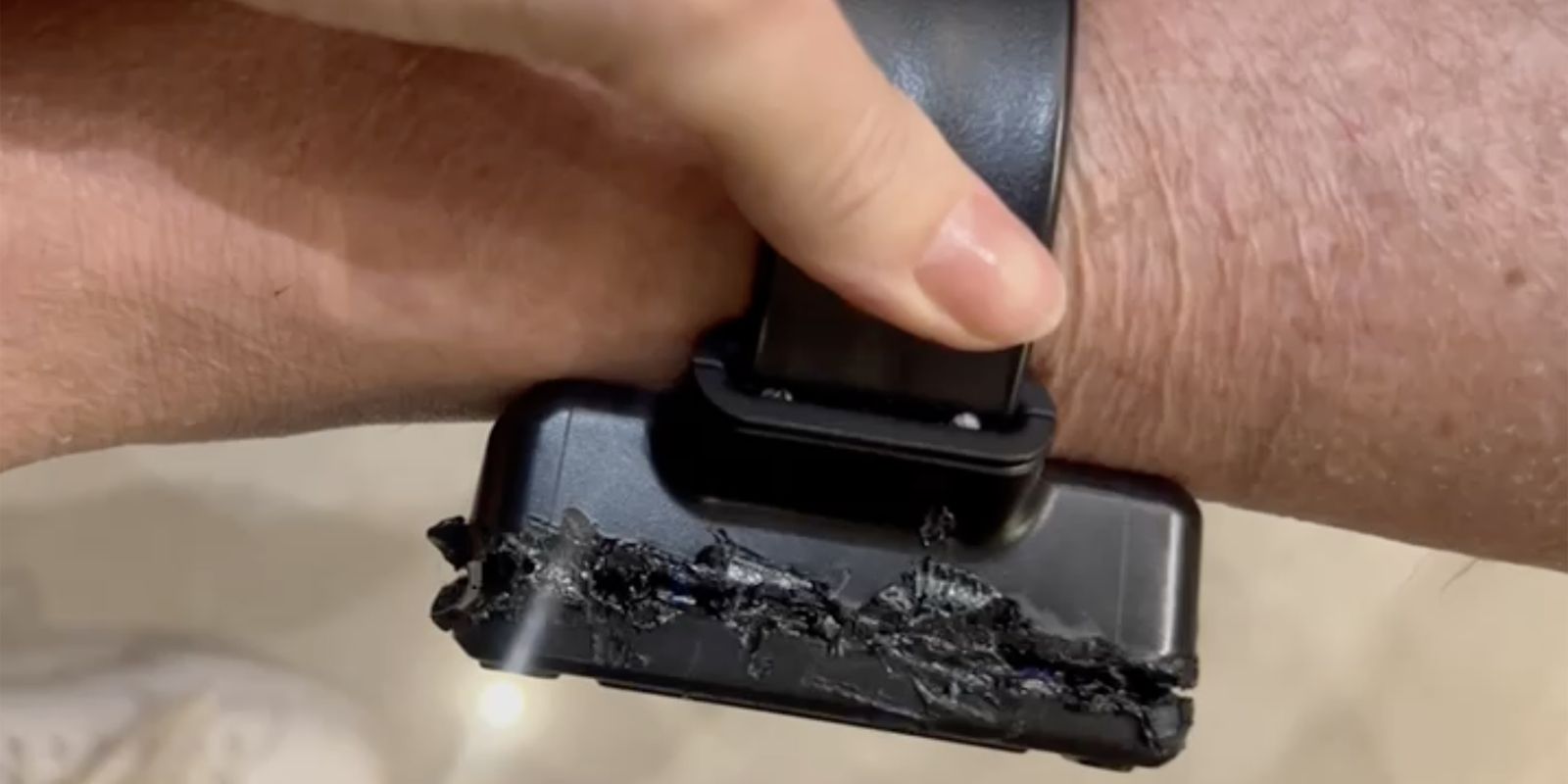 Laudo da PF confirma que Bolsonaro usou solda para romper tornozeleira