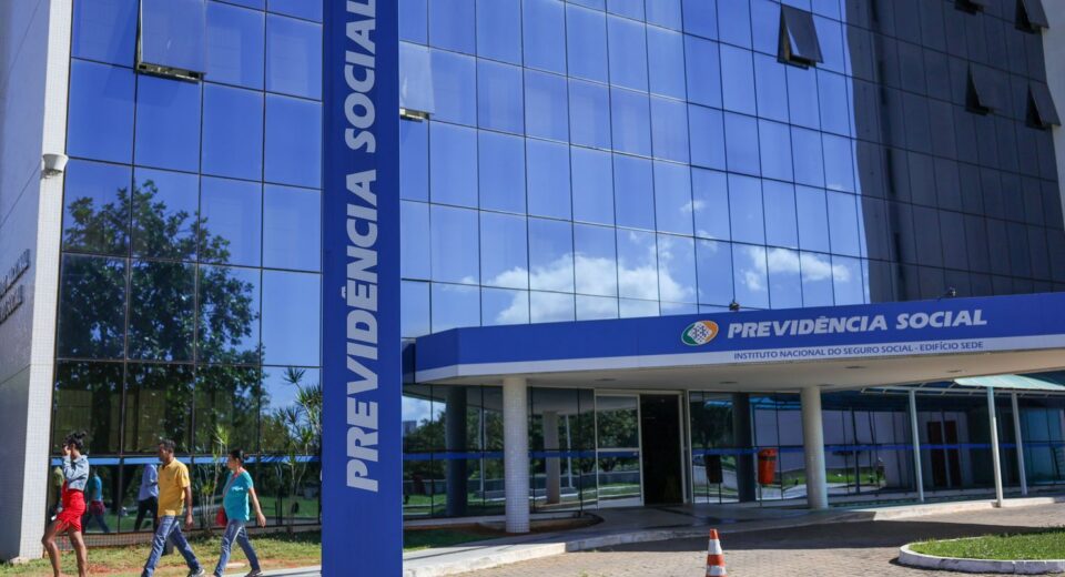 Governo prorroga até março prazo para pedido de ressarcimento do INSS
