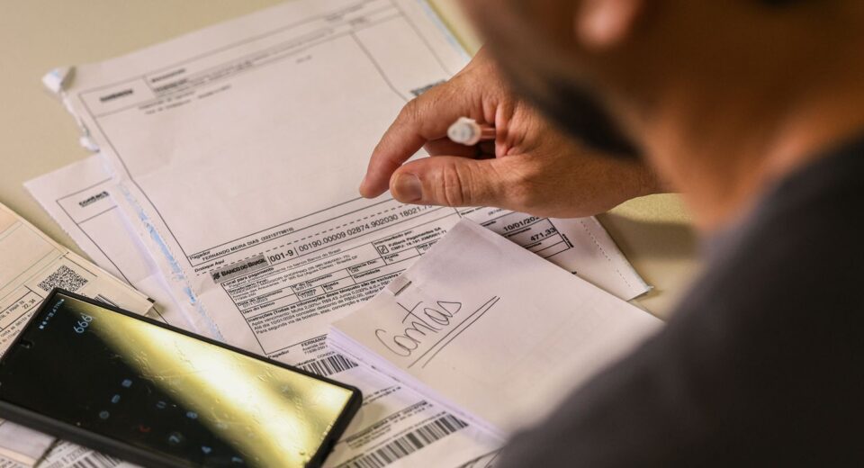 Salário mínimo de R$ 1.621 começa a valer nesta quinta-feira