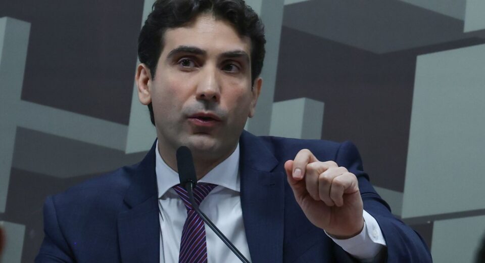 Galípolo assina manifesto internacional pela independência dos BCs