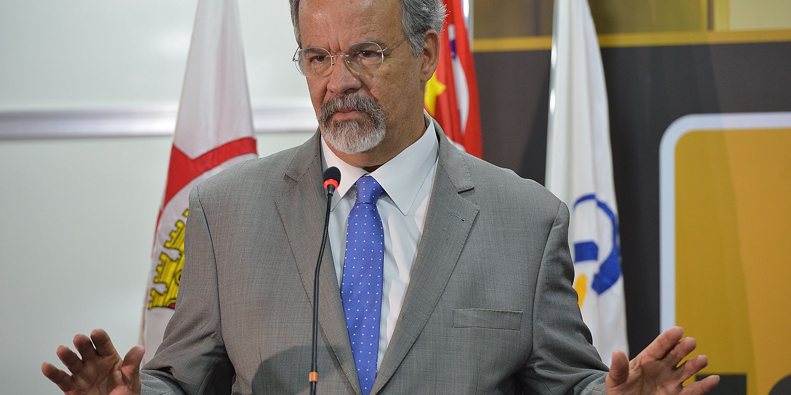 Políticos de todas tendências homenageiam Raul Jungmann